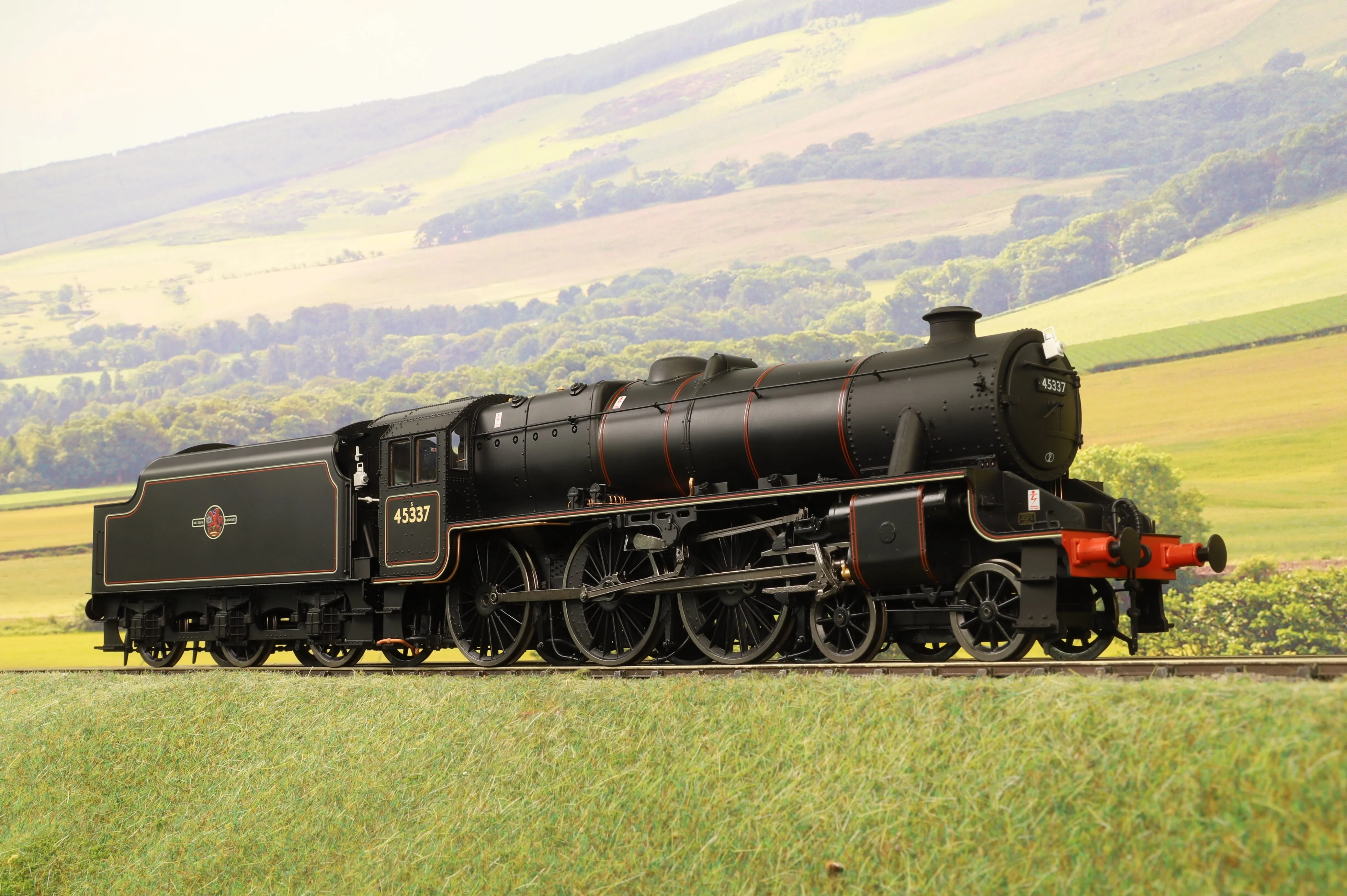 Ellis Clark Trains E1005A O Gauge Stanier Class 5 4-6-0 "Black 5", Late BR Lined, '45337', Welded Tender