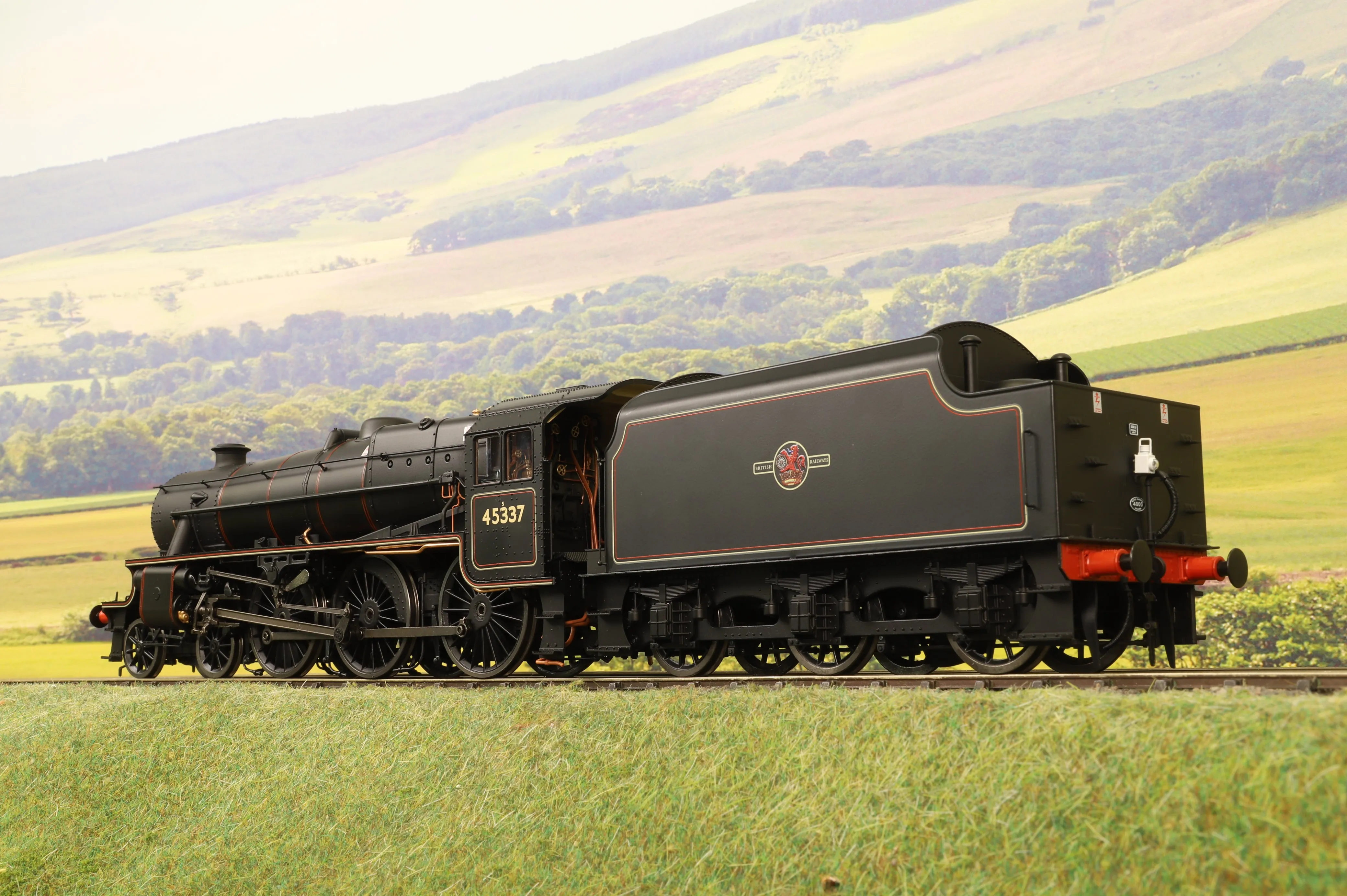 Ellis Clark Trains E1005A O Gauge Stanier Class 5 4-6-0 "Black 5", Late BR Lined, '45337', Welded Tender