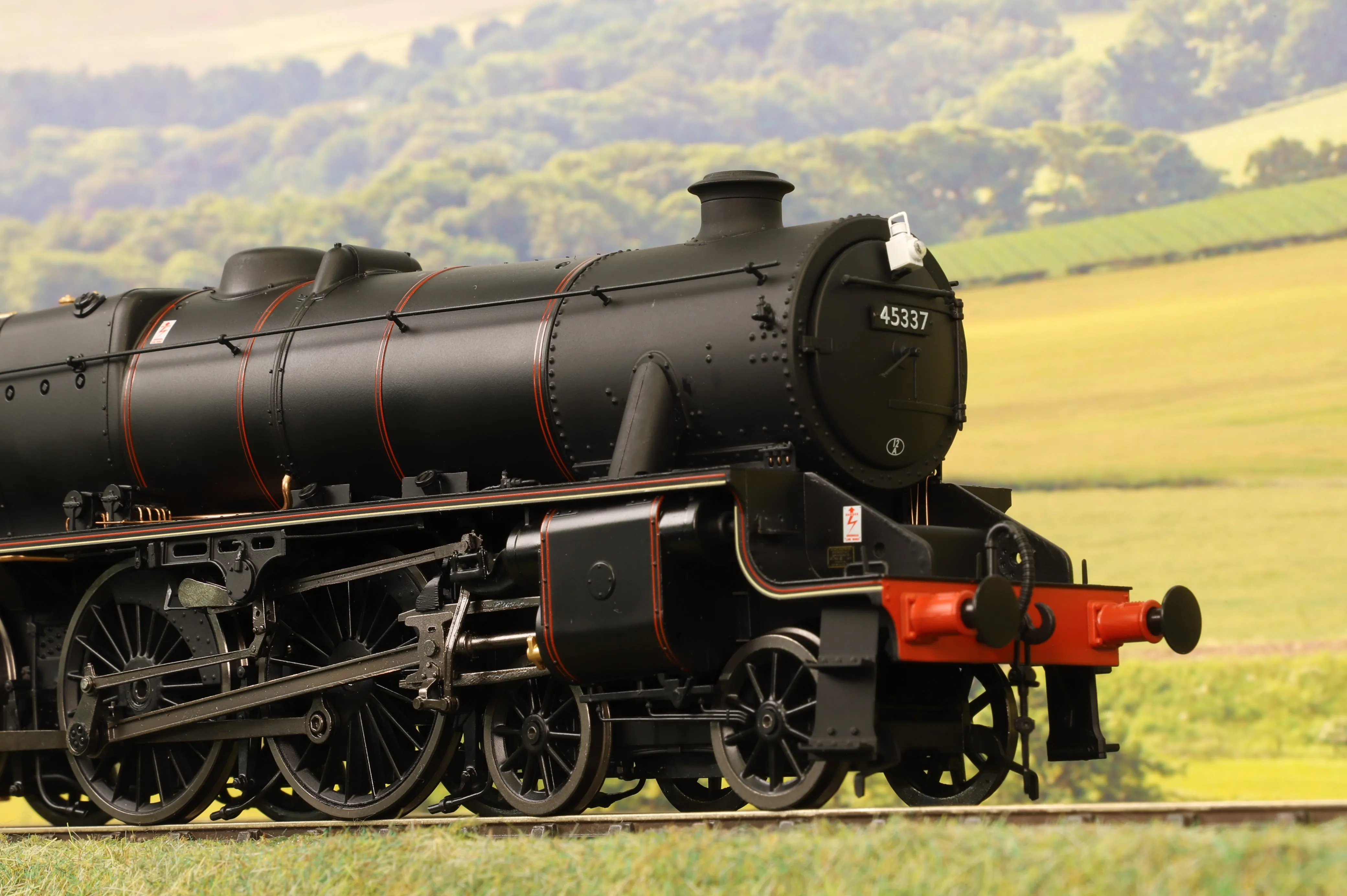 Ellis Clark Trains E1005A O Gauge Stanier Class 5 4-6-0 "Black 5", Late BR Lined, '45337', Welded Tender