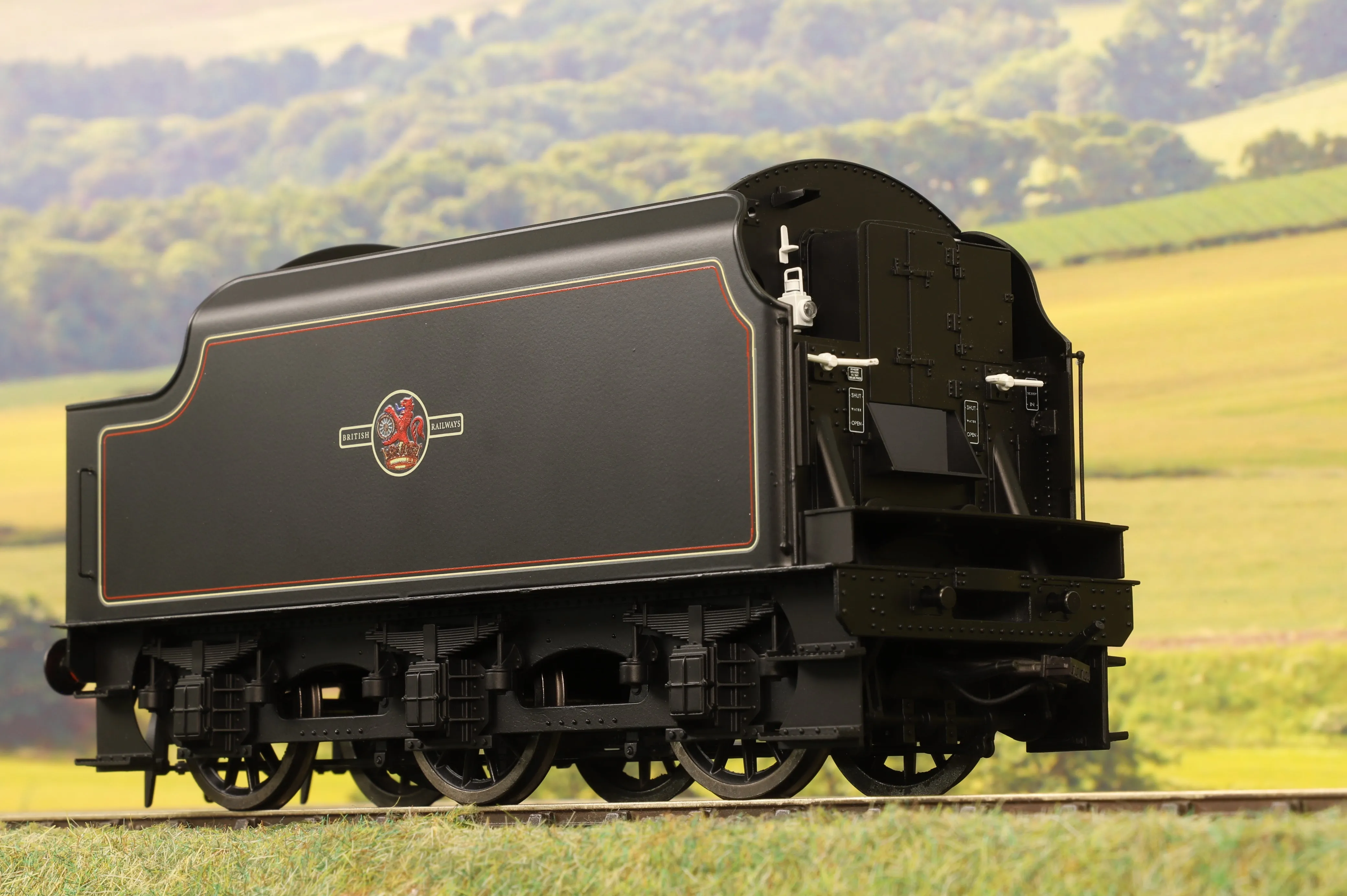 Ellis Clark Trains E1005A O Gauge Stanier Class 5 4-6-0 "Black 5", Late BR Lined, '45337', Welded Tender